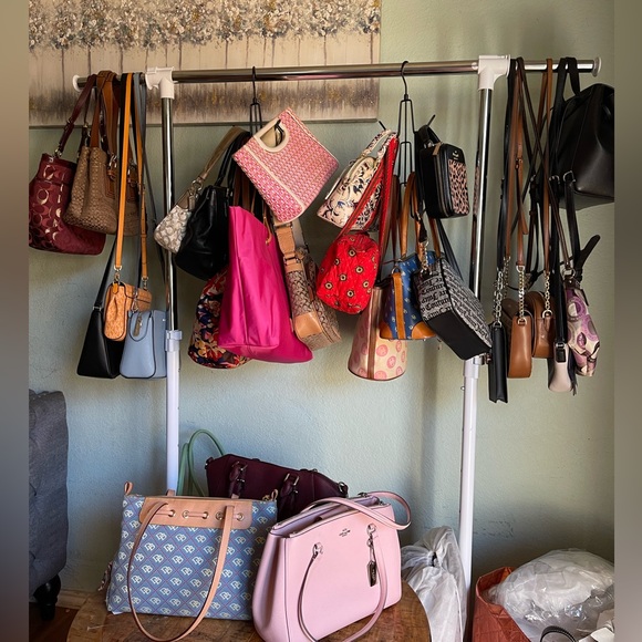 Tombari’s Live show flyer “like and share” - Picture 3 of 8